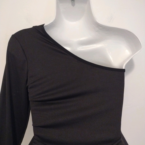 Forever 21 - One Shoulder Long Sleeve Satin Top - Picture 9 of 12